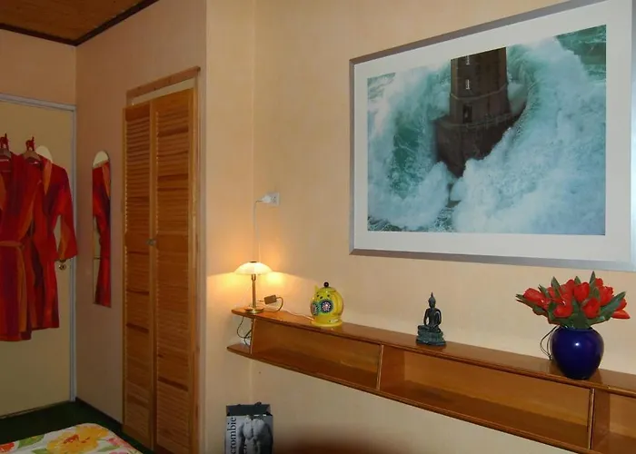 לינה וארוחת בוקר Tulip Gallery